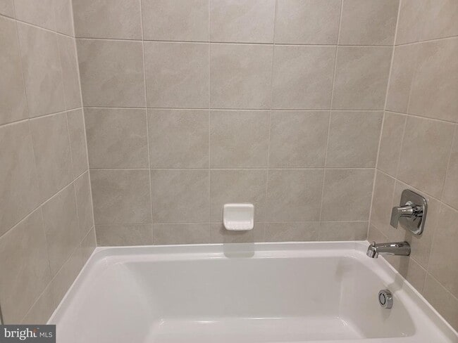 Photo - 754 Union St