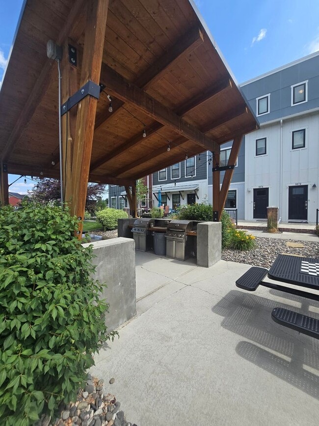 Photo - Beautiful 2 bed 1.5 bath townhome