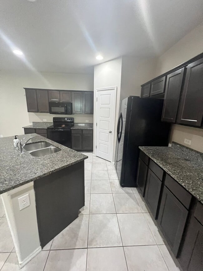 Building Photo - Garland Unit 1214 Rental
