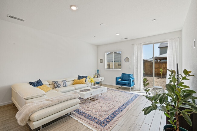 Photo - 3324 Pruett Dr