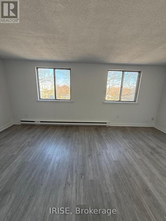 Photo - 7555 Goreway Dr Unit 249