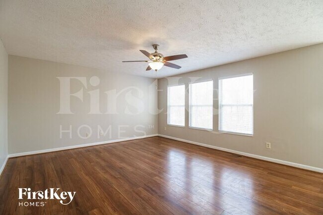 Photo - 60 Charmalee Dr