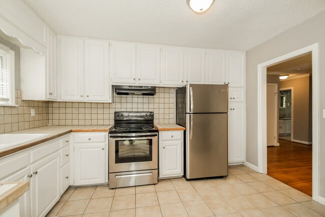 Photo - 1032 Melody Dr