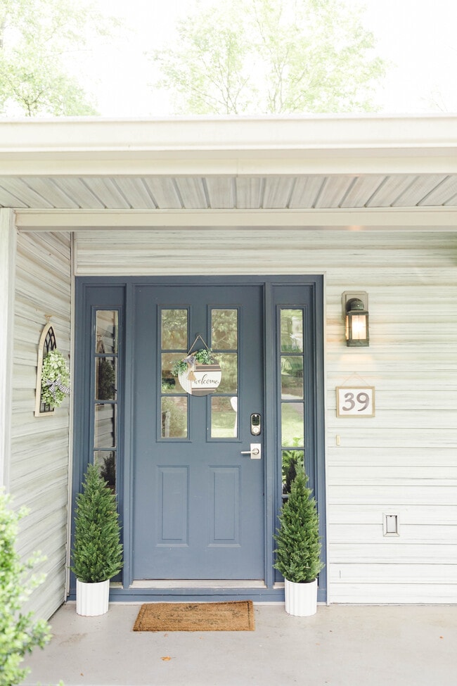 Photo - 39 Southwicke Dr