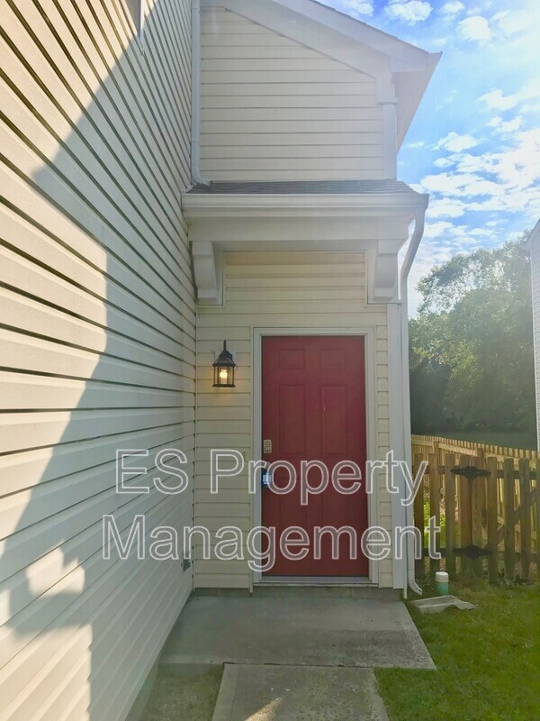 Photo - 4481 Redcliff N Ln