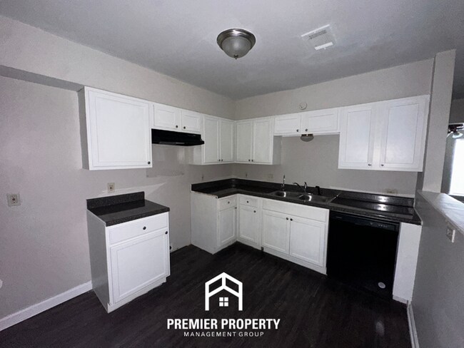 3BR/3.5BA Cordova Rental with Wood Floors, Fireplace & Fenced Yard