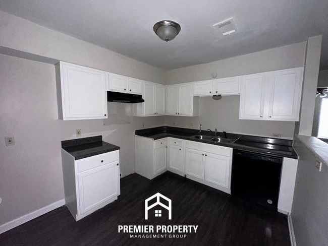 Photo - 3BR/3.5BA Cordova Rental with Wood Floors, Fireplace & Fenced Yard