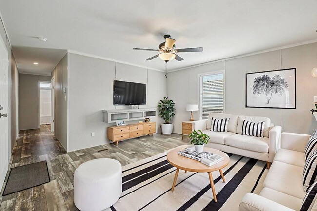 Photo - 1607 American Dr