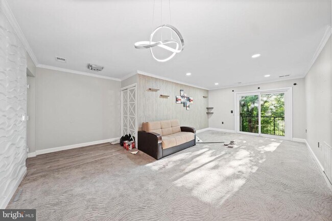 Building Photo - 18304 Streamside Dr Unit 203