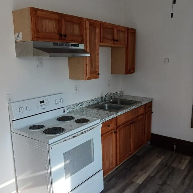 922 S 8th St Apartment Unit 2S Quincy, IL