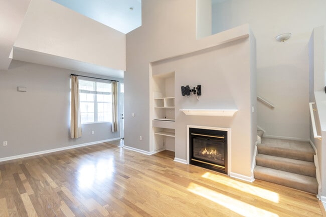 Photo - 2 bedroom with attached garage!!