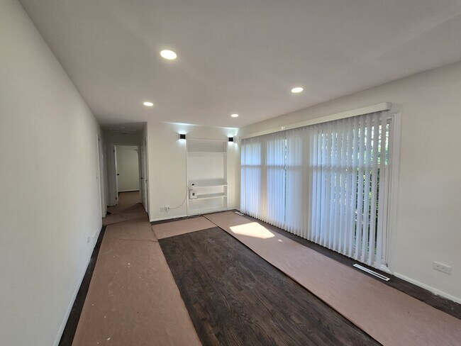 Photo - 58 E 55th St