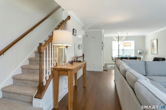 Photo - 39 Maple Tree Ave Unidad 21