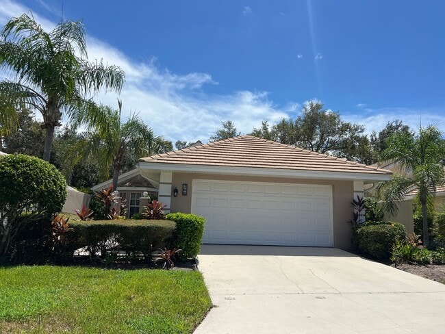 Building Photo - Fabulous Newly available Seasonal Rental i...