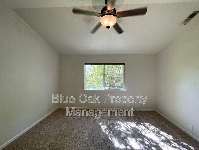 Photo - 3 Sir Andrew Ct