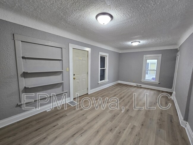 Photo - 642 Dawson St