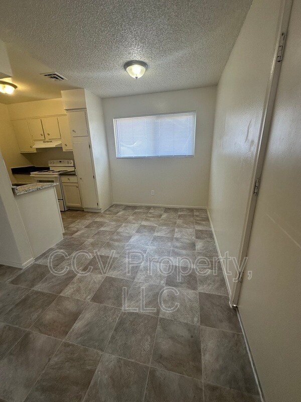 Photo - 2600 E Mesquite Ave Unit #4