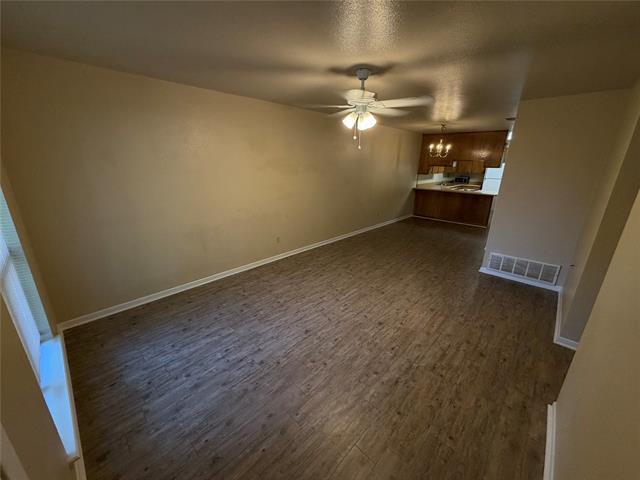 Photo - 107 Willow Ln