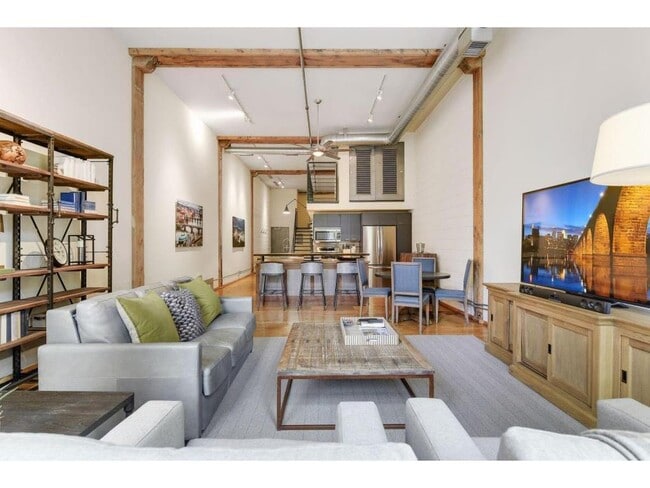 Building Photo - 801 N Washington Ave Unit 219