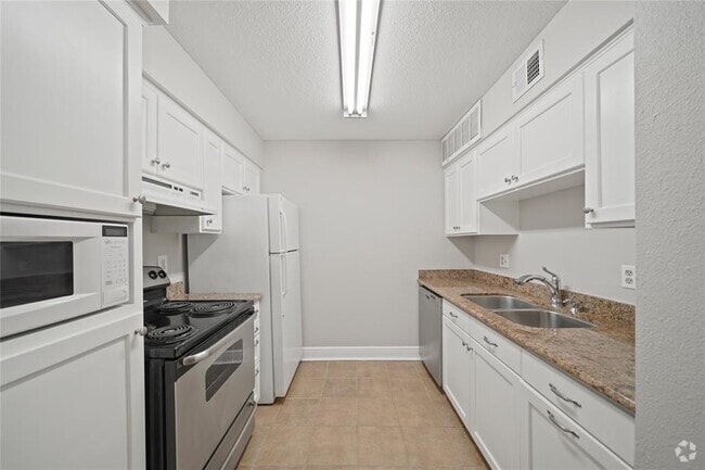 Building Photo - 845 Augusta Dr Unit 48B Rental
