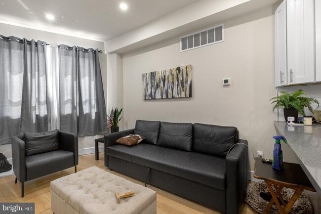 Photo - 1702 Point Breeze Ave Unit A