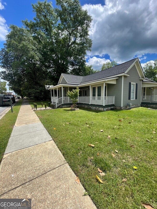 Photo - 102 Lipham St