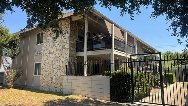 Building Photo - 1260 Burwood St