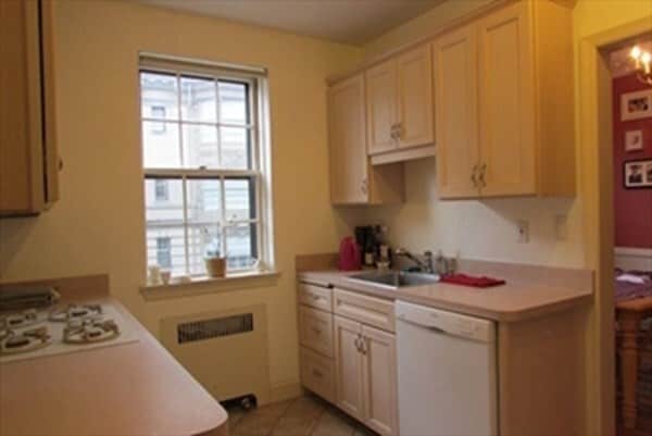 Photo - 1498 Beacon St Unidad 4