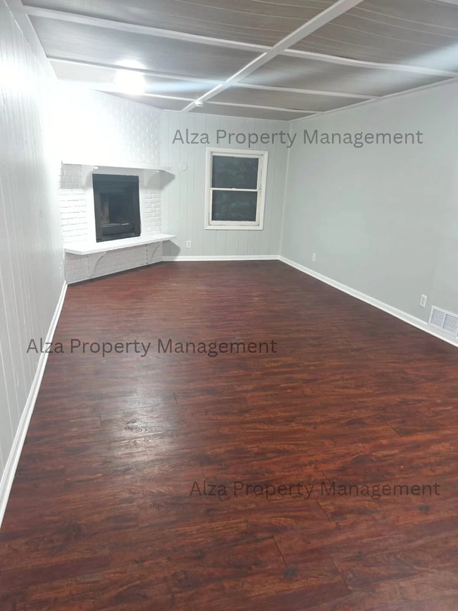 Photo - 218 Healy Ave