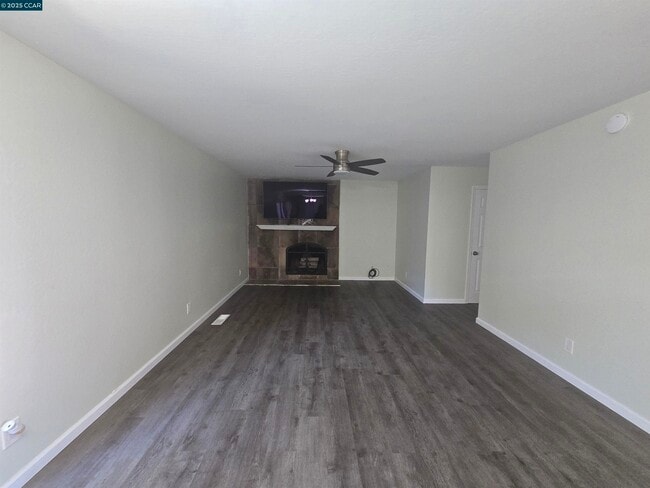 Photo - 1000 View Dr