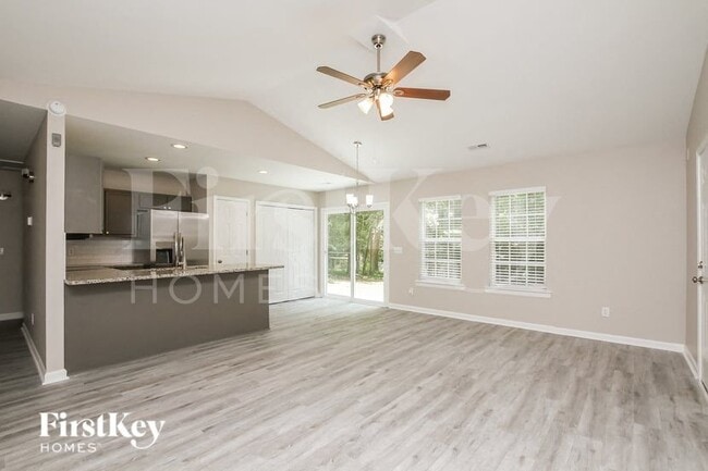 Photo - 128 Lismark Dr