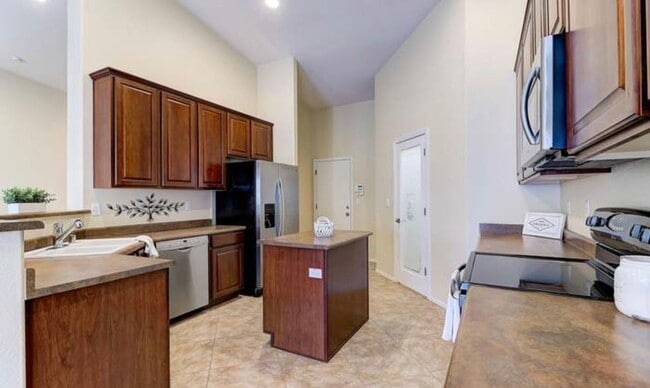 Photo - 4 bedroom in South Mountain Area