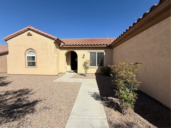 Building Photo - 2240 Shadow Canyon Dr