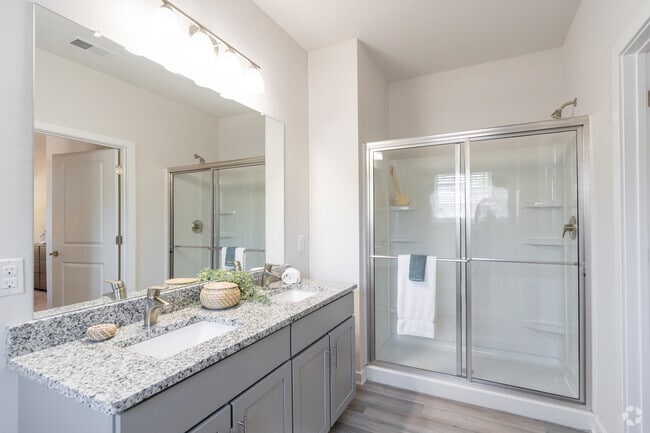 2BR, 2BA - 1145SF