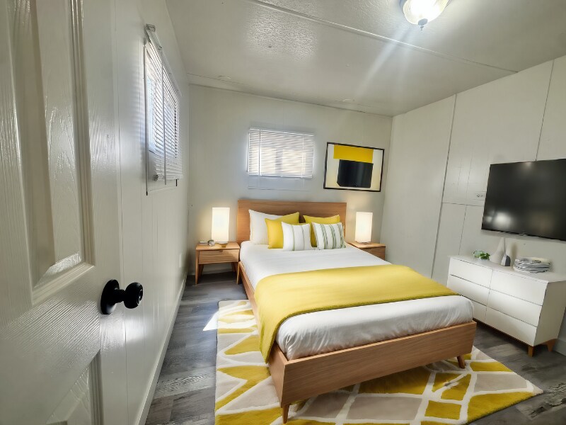 Photo - 500 S Main St Unidad 18