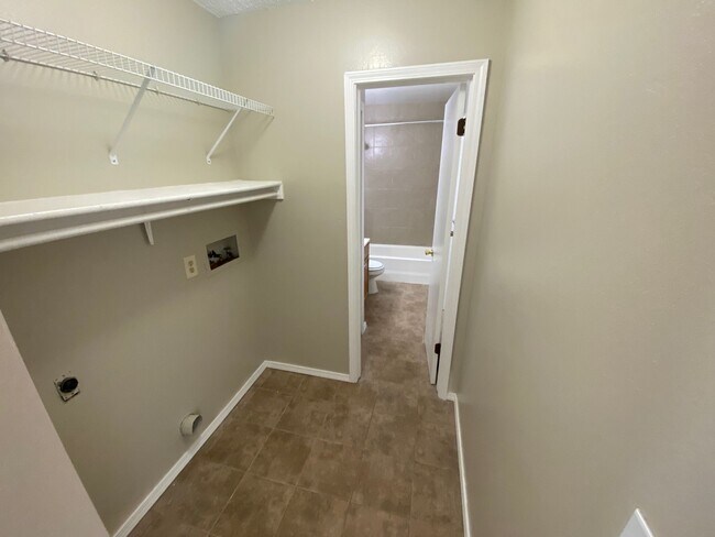 Photo - 713 Autumn Pl