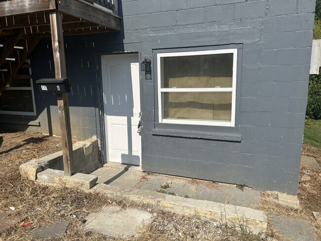 117 B S Fowler Ave