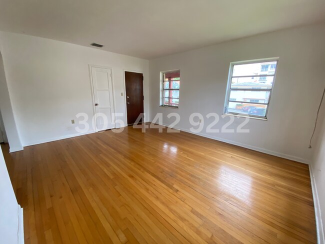 Photo - 33 Madeira Ave Unidad 1
