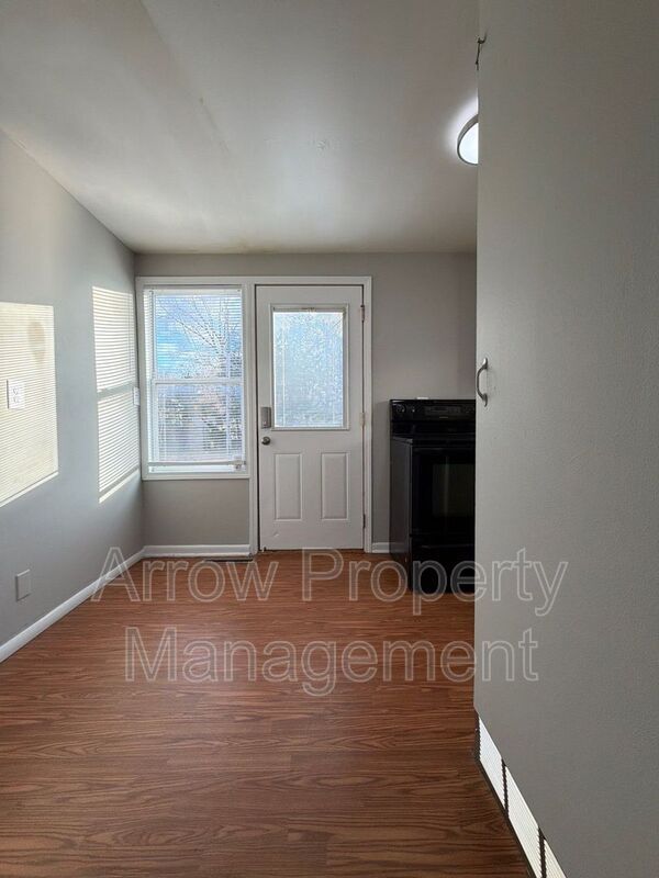 Photo - 5501 Benton St