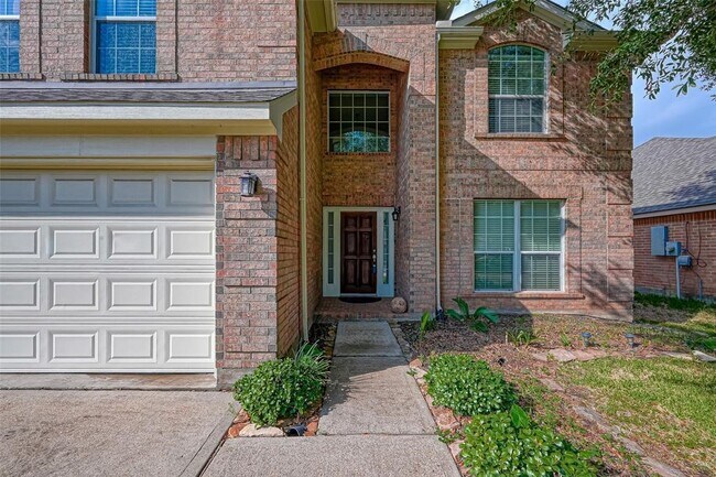 Photo - 2214 Falcon Knoll Ln