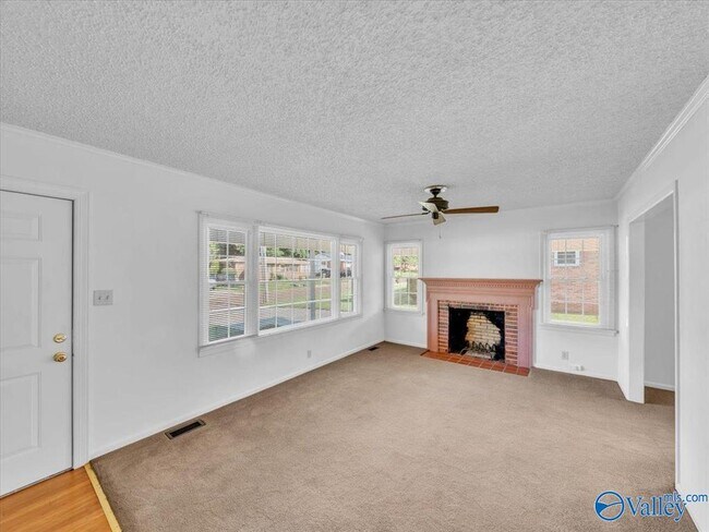 Photo - 422 Karter St NW