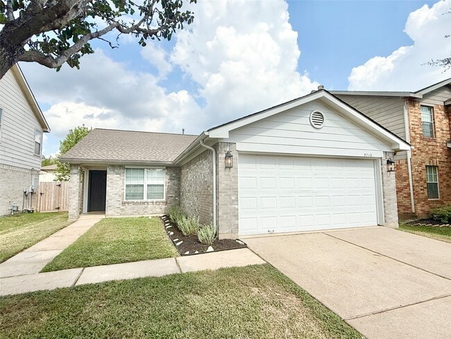 Building Photo - 5718 Highbury Ct Rental