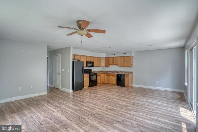 Photo - 203 Hamilton St