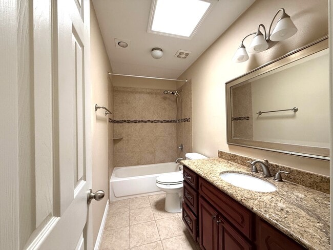 Building Photo - 13132 Trail Hollow Dr Unit 3132