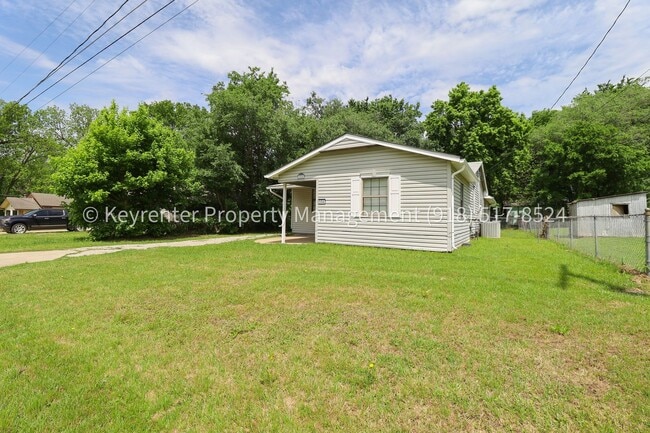 Photo - 504 W Chestnut St