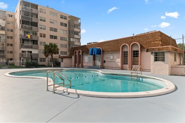 Photo - 16450 Miami Dr Unit 602