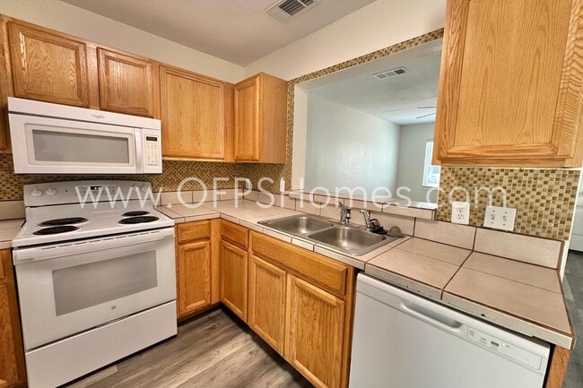 Photo - 710 Legion Dr