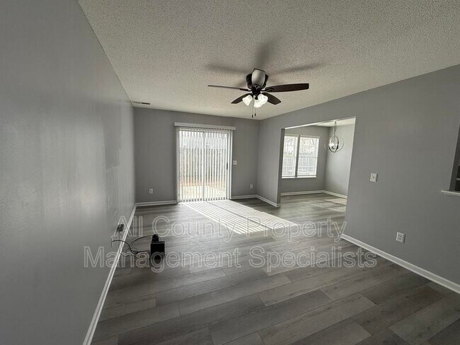 Photo - 211 Curvewood Rd