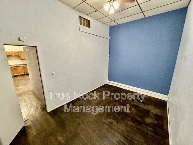 Photo - 208 E Main St