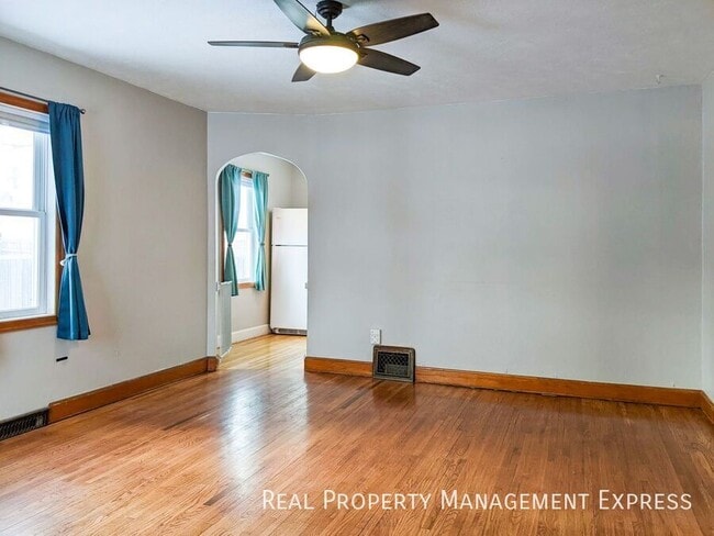 Photo - 3 Bed House w/ Fenced-In Yard